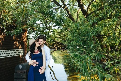lovers-smiling-by-lake_1153-842.jpg